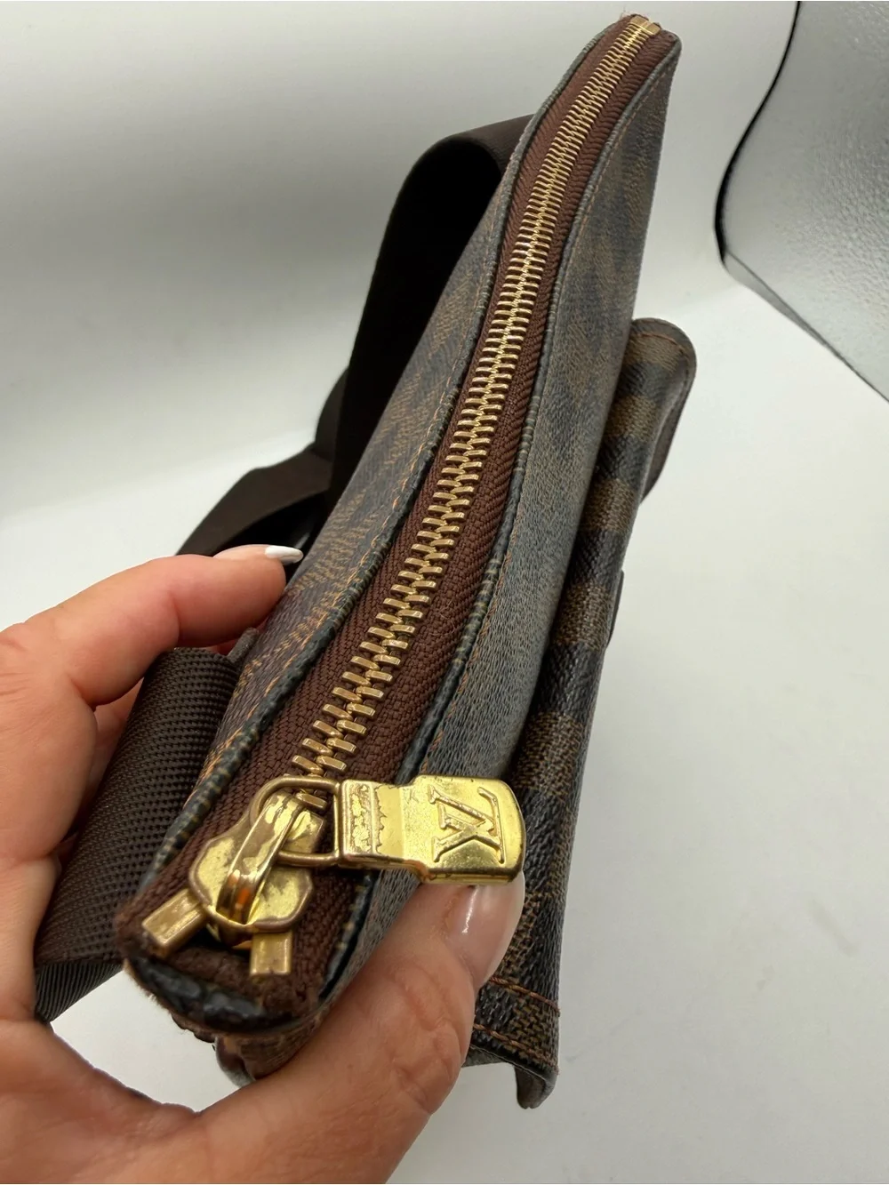Louis Vuitton Damier Crossbody Shoulder Bag  Leather Melville Ebene